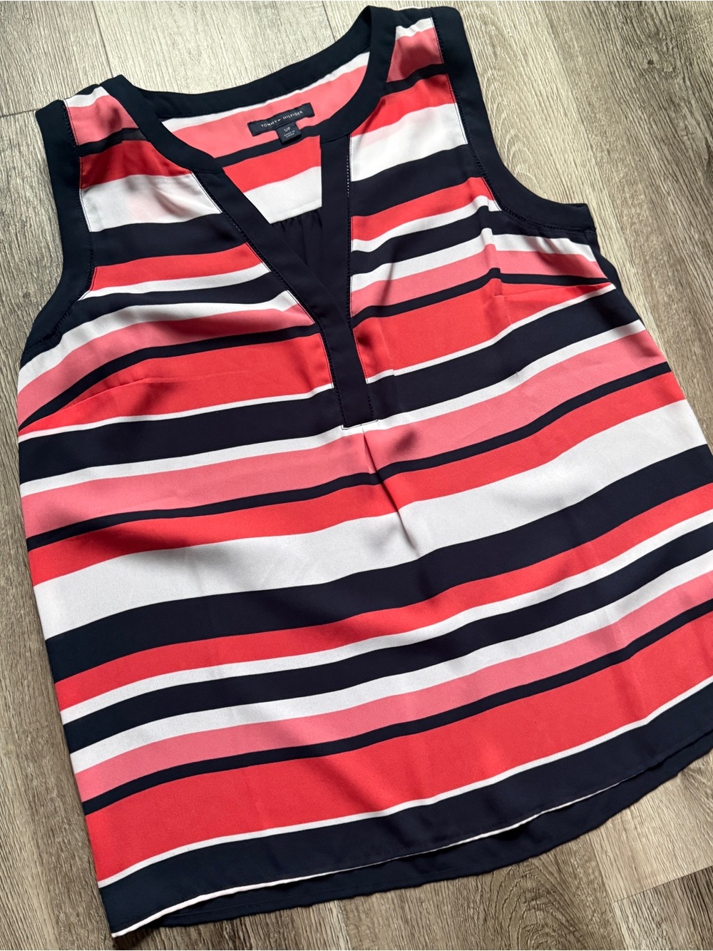 Tommy Hilfiger Women’s Red/Navy/White V-Neck Sleeveless Blouse Size S - 0170